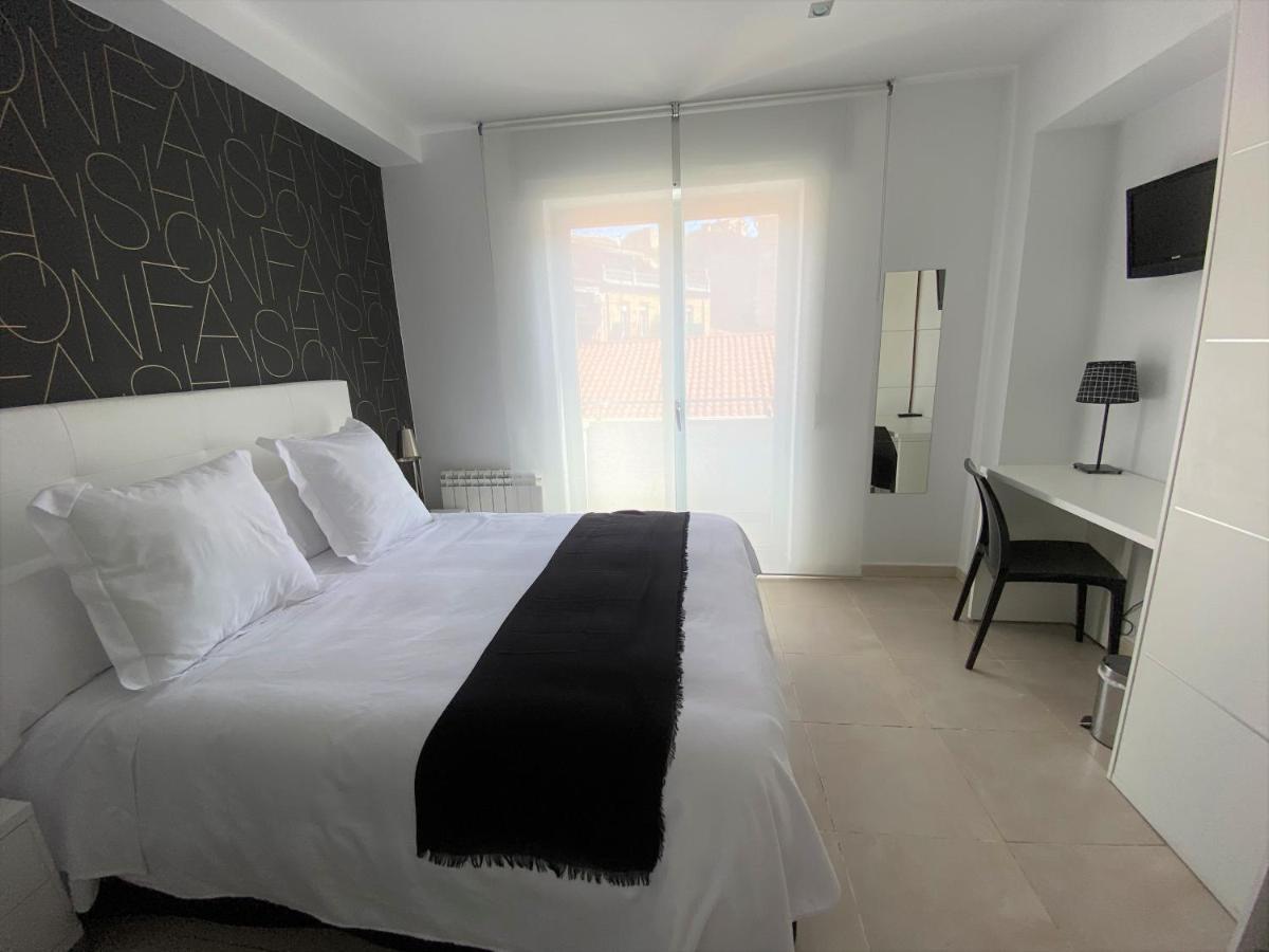 Hostal Somnis Suria Exterior foto